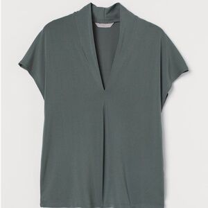 H&M Crepe V-neck top Grey - Green Size Large
